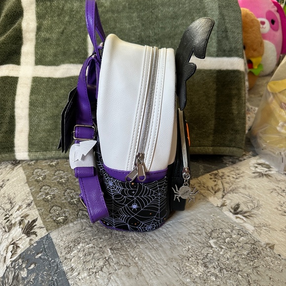 Cute Disney Loungefly - Daisy as a Witch, ,  new with tags - Picture 4 of 6